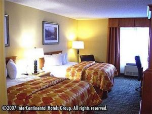 Holiday Inn Downtown at the Park::Travelocity.com