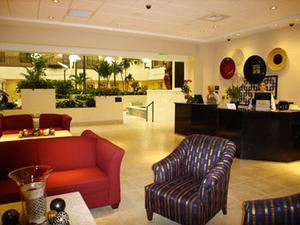 Web-fmy_emba-lobby-1