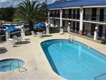 Tn-p69119_pool_02_f