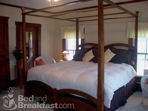 The Beach Club - Eagle Cliff Inn::BedAndBreakfast.com