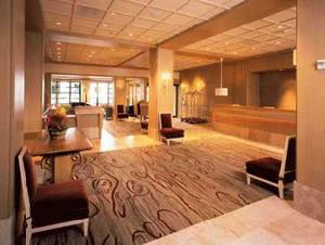 Web-sfo_hand-lobby-1