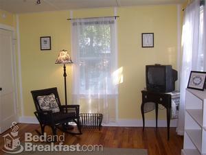 Tremain Street Cottages::BedAndBreakfast.com