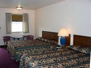 Ozark Inn::TravelPost.com