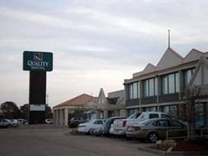 Quality Hotel & Convention Center::Travelocity.com