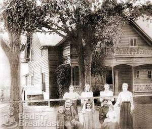 The Moore Farm House Bed & Breakfast::BedAndBreakfast.com
