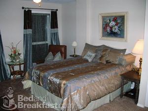 West Linn Suite::BedAndBreakfast.com