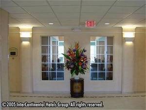 Holiday Inn Exp Stes Delmar::Travelocity.com