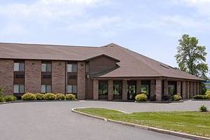 AmeriHost Inn Kimberly/Appleton::Expedia