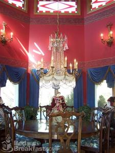 Innisfree Victorian Inn & Garden House::BedAndBreakfast.com