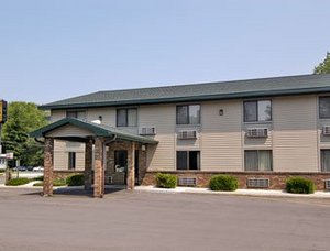 Super 8 Motel Marinette::Travelocity.com