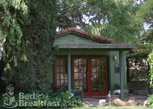 Cottage at Hollyhock Farms::BedAndBreakfast.com