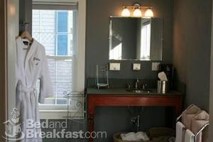 Auberge Gladstone::BedAndBreakfast.com