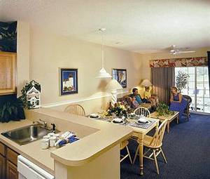 Harbour Lights Resort::Expedia