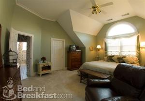 Candleberry Inn B&B Day Spa & Hair Salon::BedAndBreakfast.com