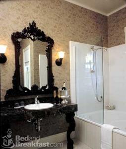 Grape Leaf Inn Bed and Breakfast::BedAndBreakfast.com