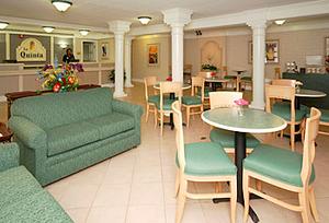 Web-msy_lqve-lobby-1