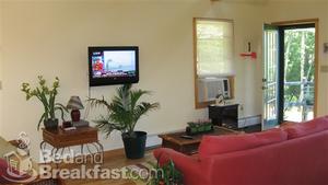 Sunset Cottage::BedAndBreakfast.com