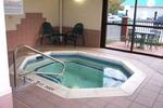Tn-r01071_pool_01_f