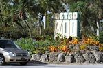 Tn-200px-miamimetrozooentrance