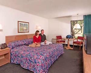 Web-col_mast-rooms-1