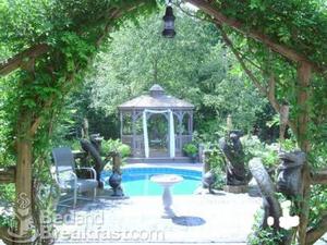 Pine Grove Lodge Bed and Breakfast::BedAndBreakfast.com