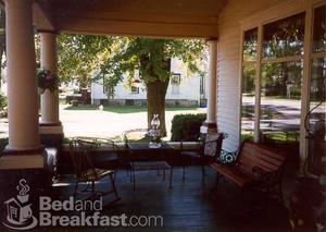The Homespun Country Inn::BedAndBreakfast.com