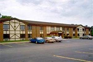 SUPER 8 MOTEL - Chesterton Indiana Dunes Area::Expedia