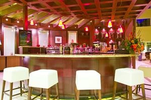 Web-lax_embs-loung-1