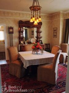 University House of Newberg Bed & Breakfast::BedAndBreakfast.com