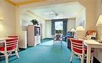 Comfort Suites Maingate East
