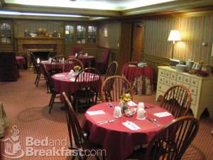 Web-oconomowoc-inns-theinnatpineterrace-lodging
