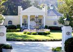 Chateau La Rue/Tori Spelling's B&B