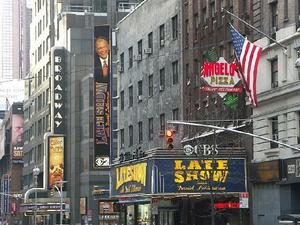 Web-3264896-the_late_show_hq_w_david_letterman-new_york_city