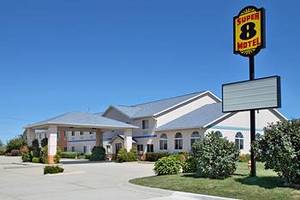 Super 8 Motel - Lebanon::Expedia