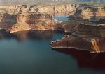 Tn-240px-lake_powell_above_wahweap_marina
