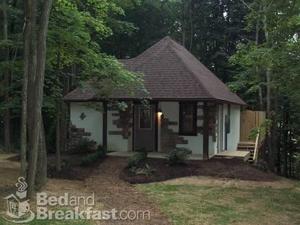 Glenlaurel Inn::BedAndBreakfast.com