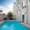 Tn-u25047_pool_01_f