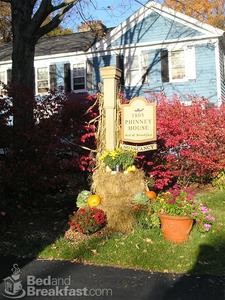 1805 Phinney House::BedAndBreakfast.com