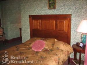 Web-oconomowoc-wisconsin-lodging-theinnatpineterrace-lodging