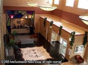 Holiday Inn Select::Travelocity.com
