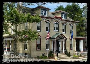 The Patriot House::BedAndBreakfast.com