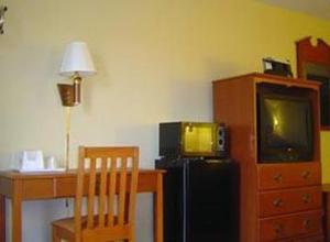 Econo Lodge Pine Bluff::Hotels.com