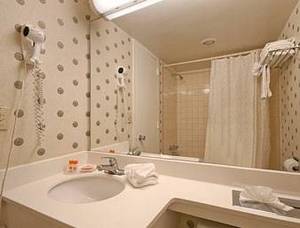 Web-howard_johnson_cheverly_46714_5_07302007_1807328880_500
