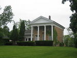 Tn-300px-mchenry_il_count_27s_house1