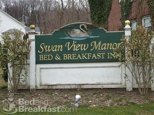 Swan View Manor::BedAndBreakfast.com