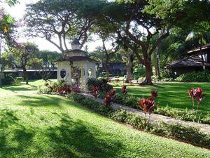 Web-3414084-romantic_pathway-lahaina