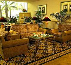Web-lax_dclu-loung-1