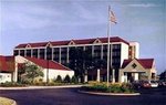 Radisson Hotel & Suites Cleveland-East