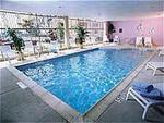 Tn-u35442_pool_01_f
