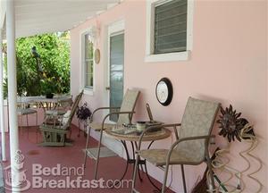 Little Pink Hut::BedAndBreakfast.com